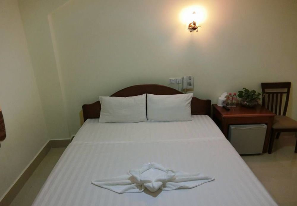 First Hotel Battambang Exterior photo