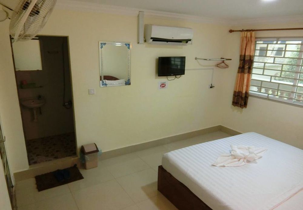 First Hotel Battambang Exterior photo